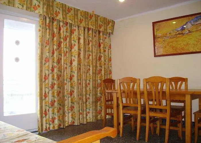 Goya Hotel 2*